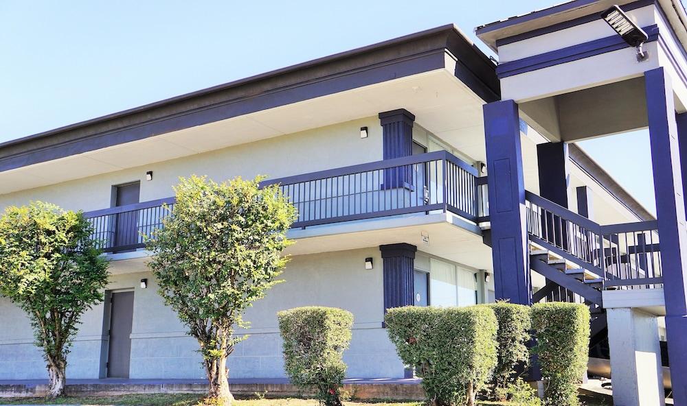 Hotel Elev8 Conroe Esterno foto