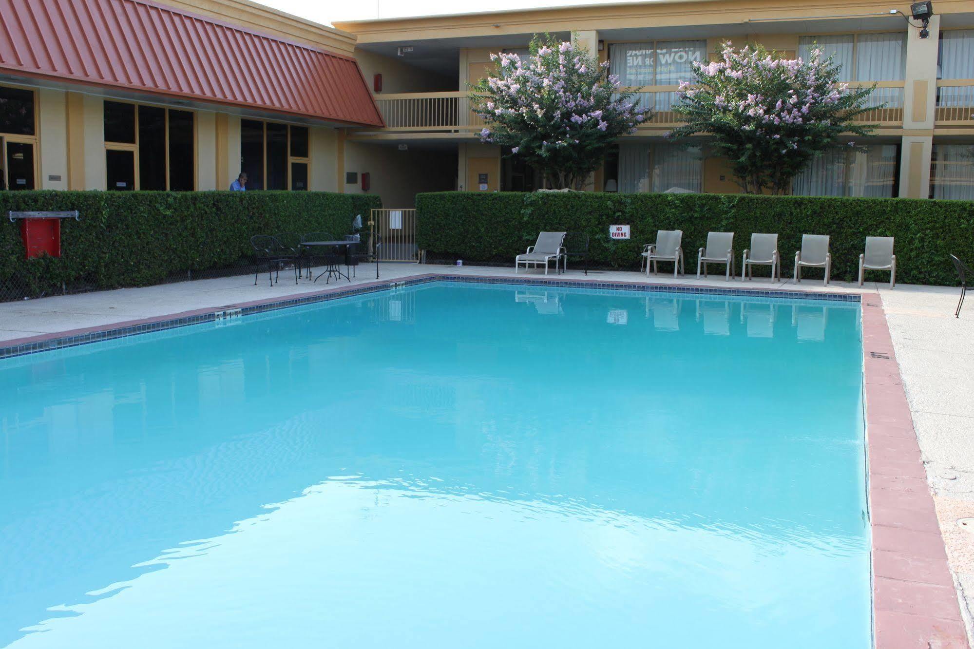 Hotel Elev8 Conroe Esterno foto