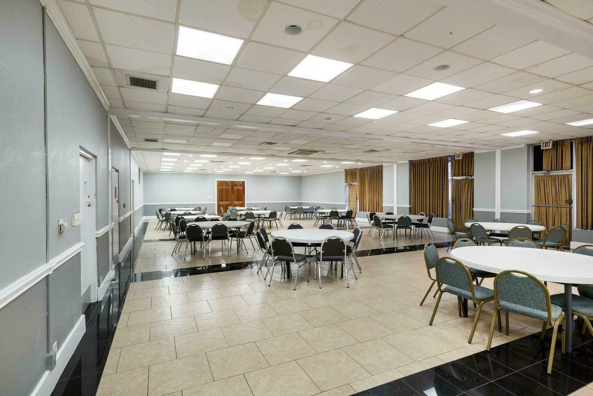Hotel Elev8 Conroe Esterno foto